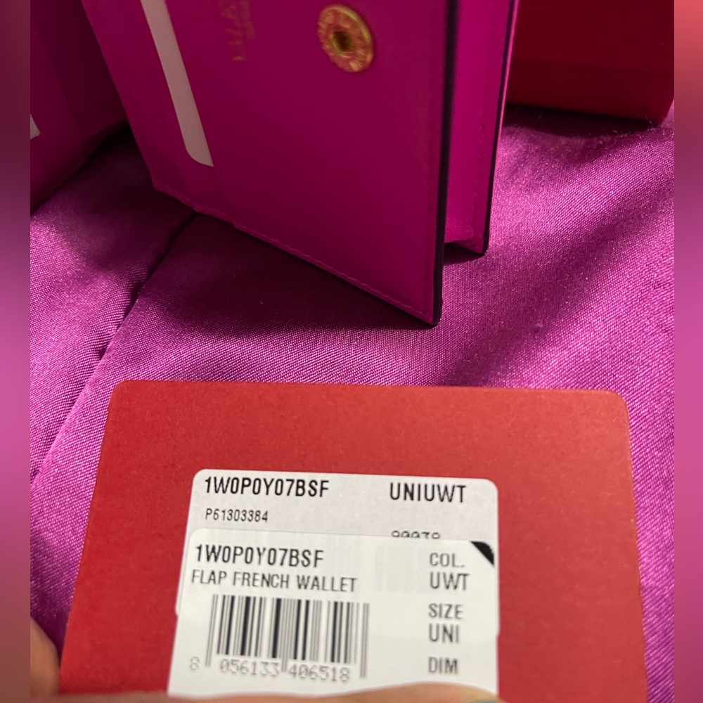 Valentino Fuscia Roman stud Wallet, limited edition. - Picture 9 of 13